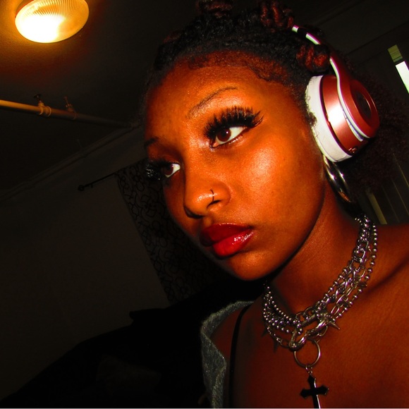 Meet your Posher, Daliah - Picture 1 of 8